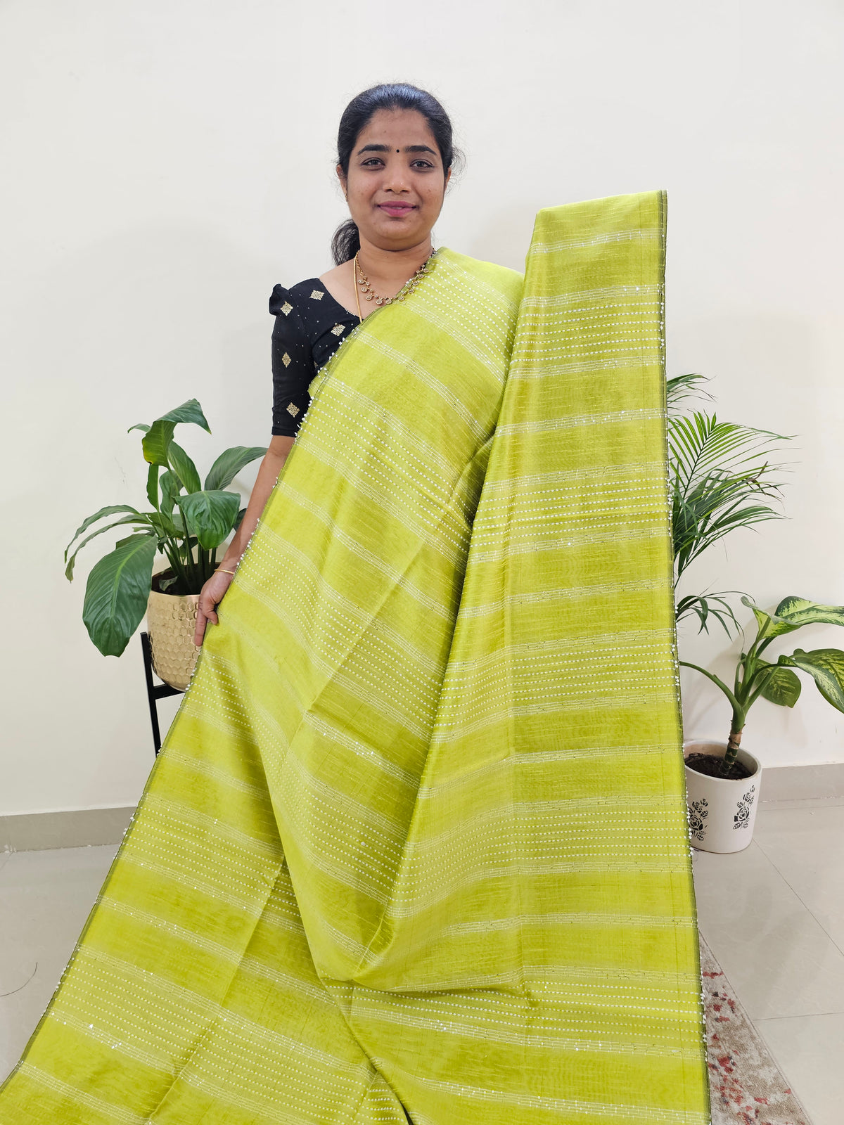 𝐏𝐫𝐞𝐛𝐨𝐨𝐤𝐢𝐧𝐠 𝐀𝐯𝐚𝐢𝐥𝐚𝐛𝐥𝐞 - 25 𝐝𝐚𝐲𝐬 𝐃𝐢𝐬𝐩𝐚𝐭𝐜𝐡 𝐓𝐢𝐦𝐞 Raw Silk Saree -Lime Green with Black