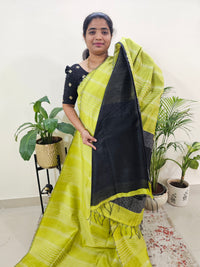 𝐏𝐫𝐞𝐛𝐨𝐨𝐤𝐢𝐧𝐠 𝐀𝐯𝐚𝐢𝐥𝐚𝐛𝐥𝐞 - 25 𝐝𝐚𝐲𝐬 𝐃𝐢𝐬𝐩𝐚𝐭𝐜𝐡 𝐓𝐢𝐦𝐞 Raw Silk Saree -Lime Green with Black