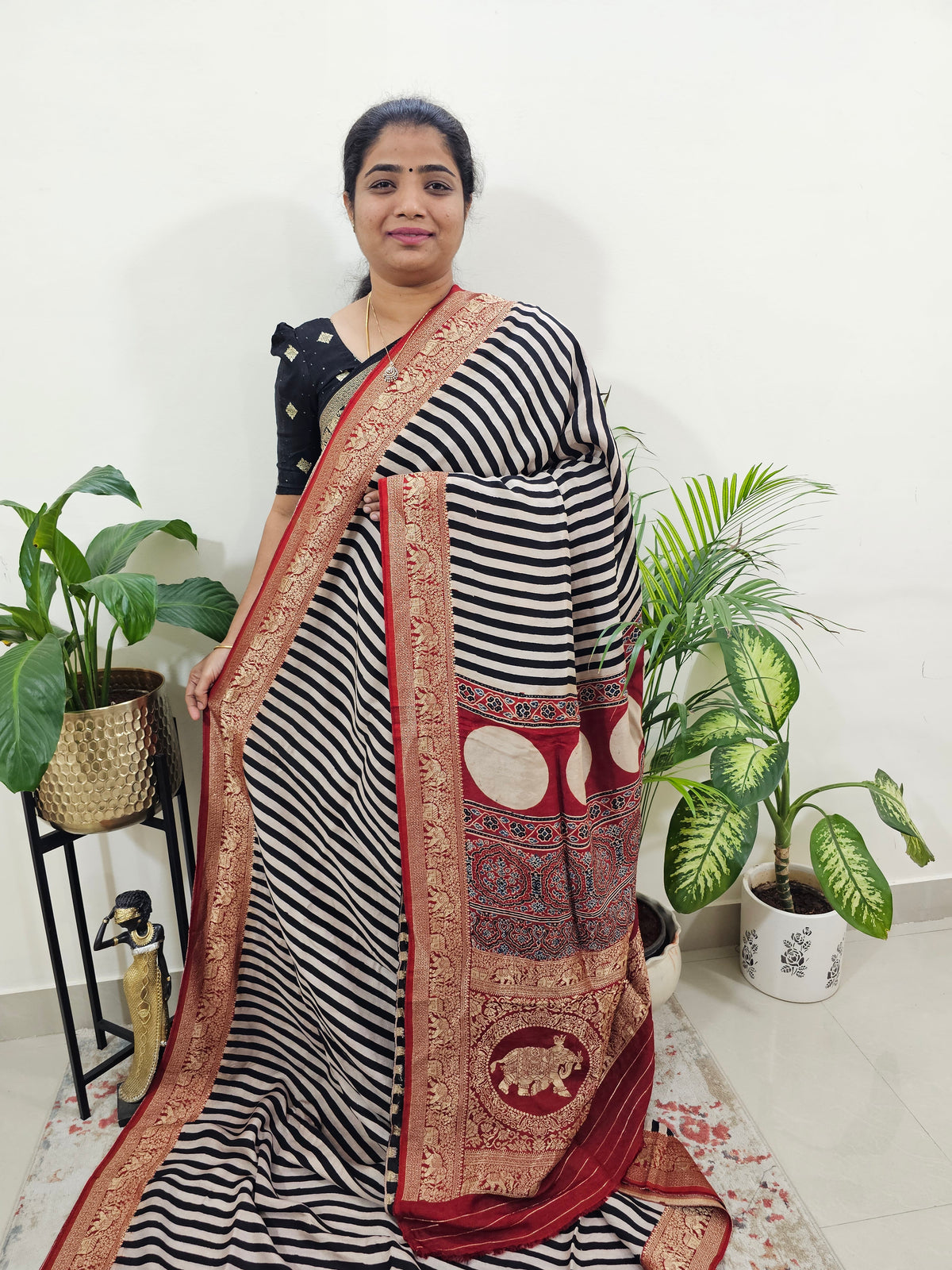 Dola Silk Saree - Off-white with Maroon