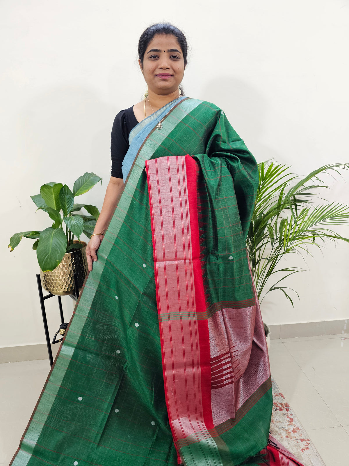 Korvai Weaving Semi Raw Silk Saree - Green with Red