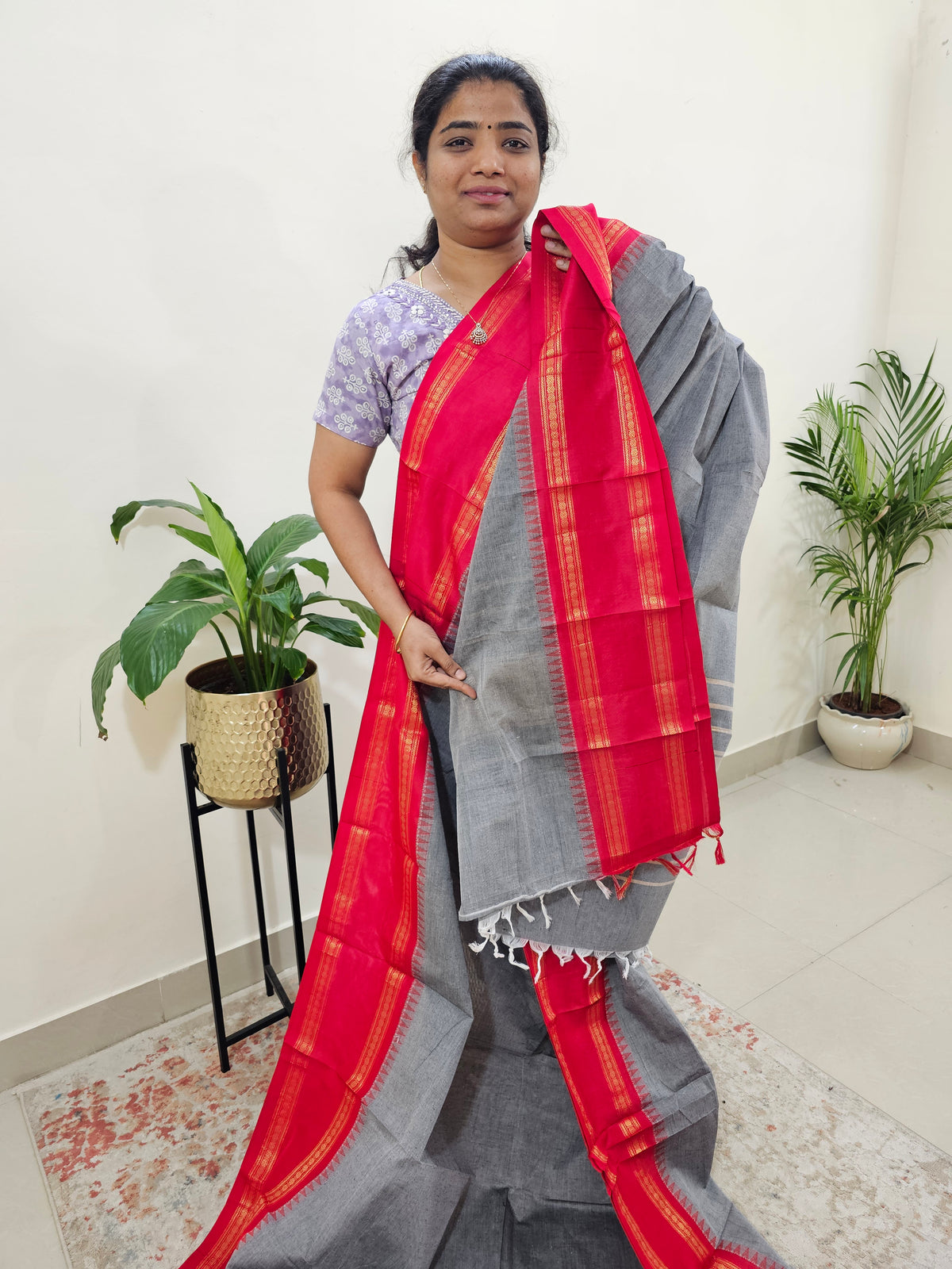 Mercerised Kanchi Cotton Saree - Grey with Red