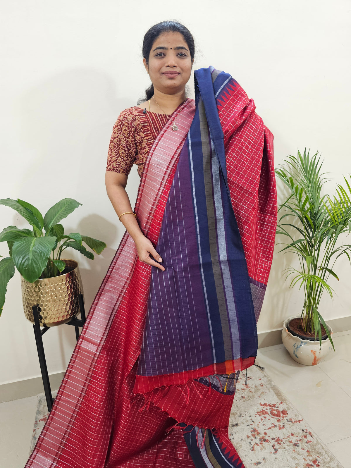 Korvai Weaving Semi Raw Silk Saree - Red with Blue