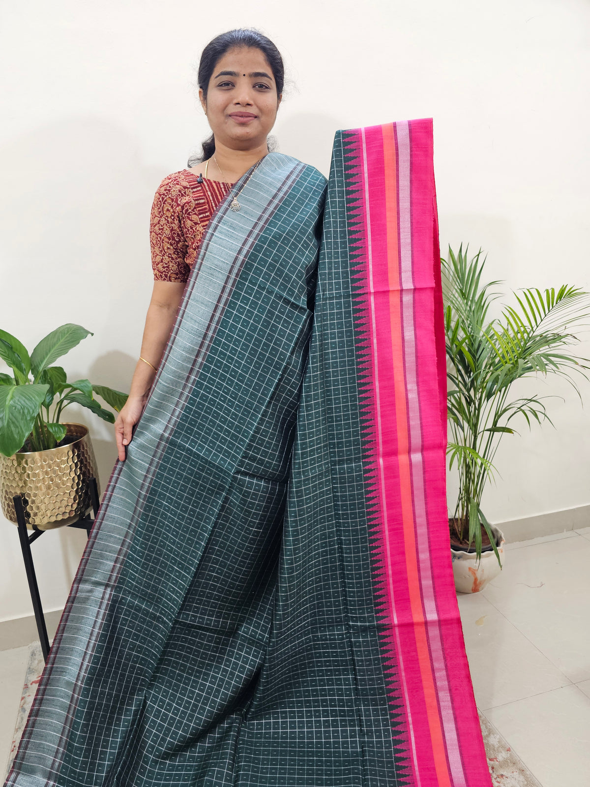 Korvai Weaving Semi Raw Silk Saree - Green with Pink