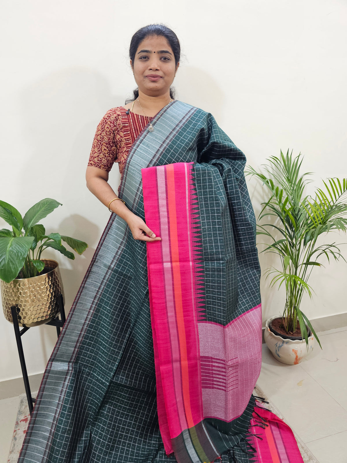 Korvai Weaving Semi Raw Silk Saree - Green with Pink