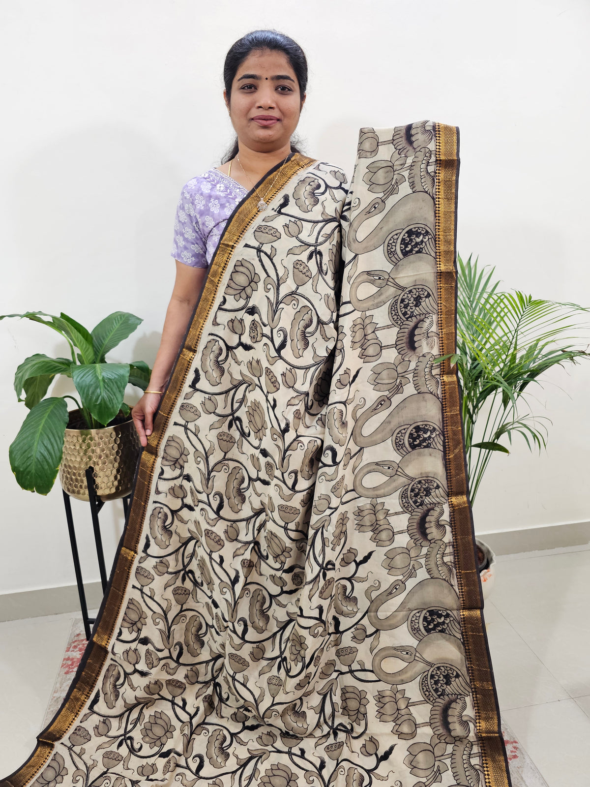 Chennuri Silk Annam & Lotus Pattern - Black and Off-white