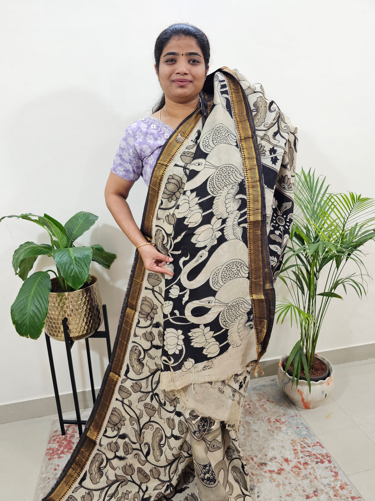 Chennuri Silk Annam & Lotus Pattern - Black and Off-white