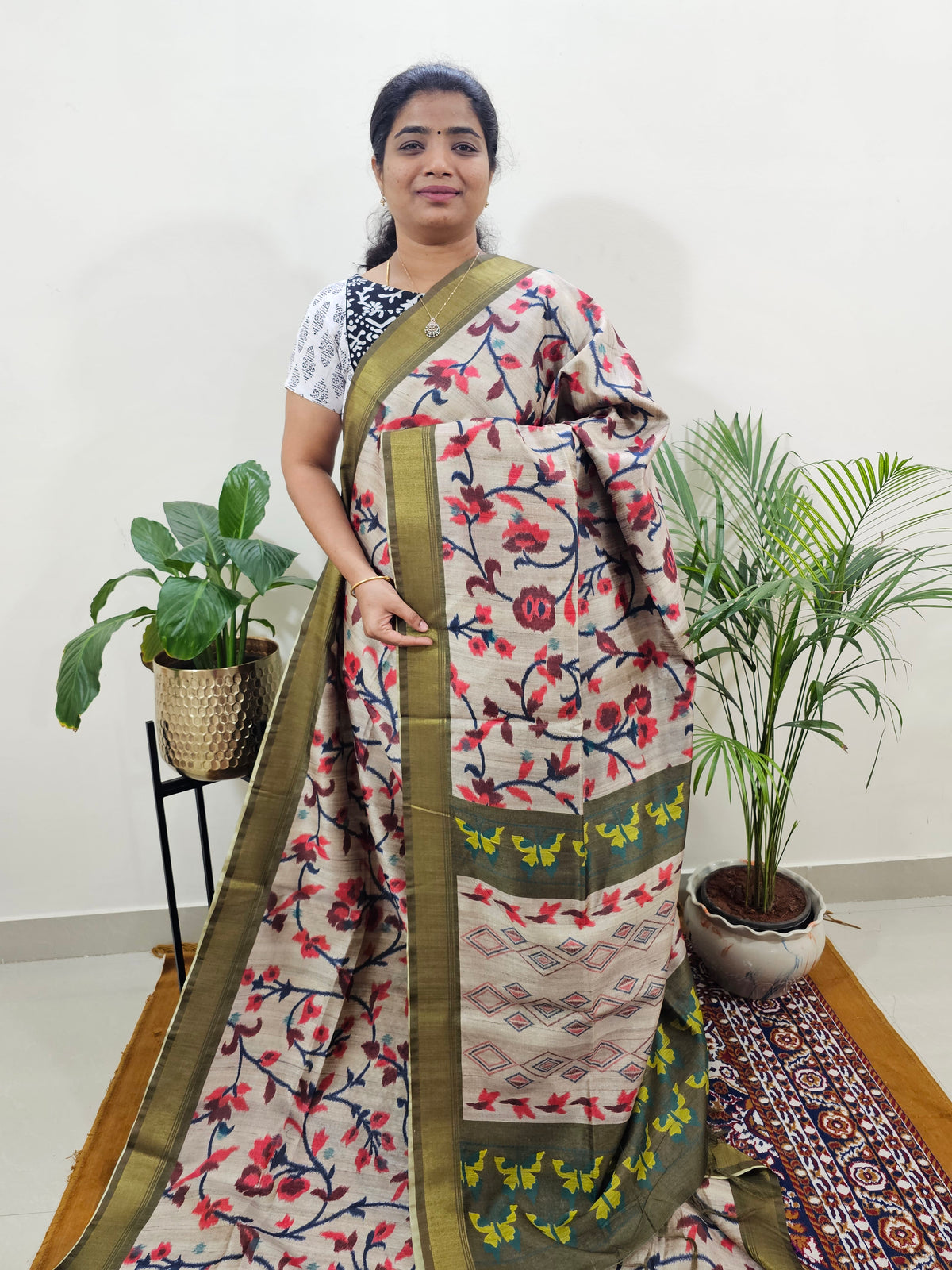 Soft Semi Tussar Weaving with Soft Zari Border - Red with Mehndi Green