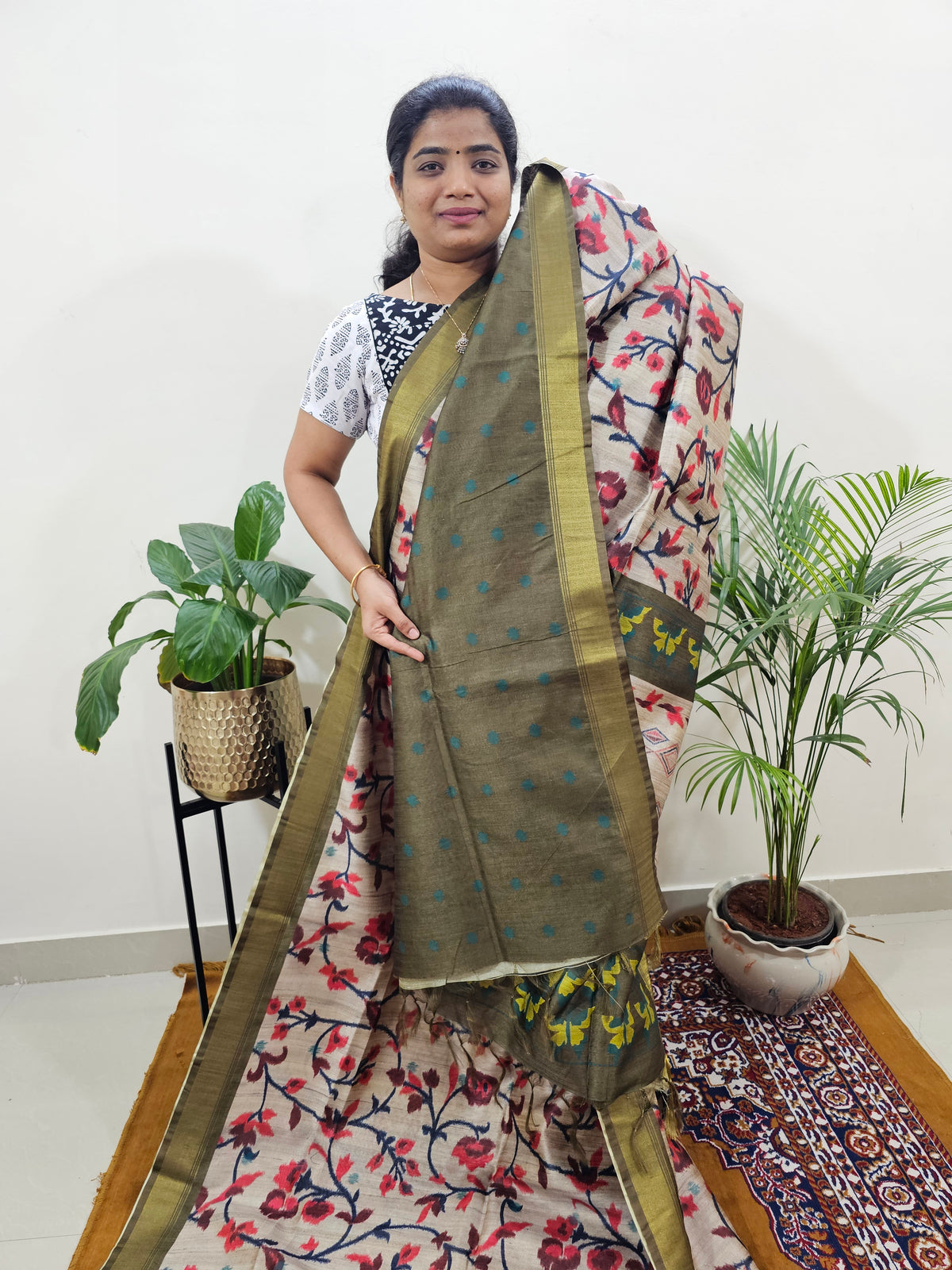 Soft Semi Tussar Weaving with Soft Zari Border - Red with Mehndi Green