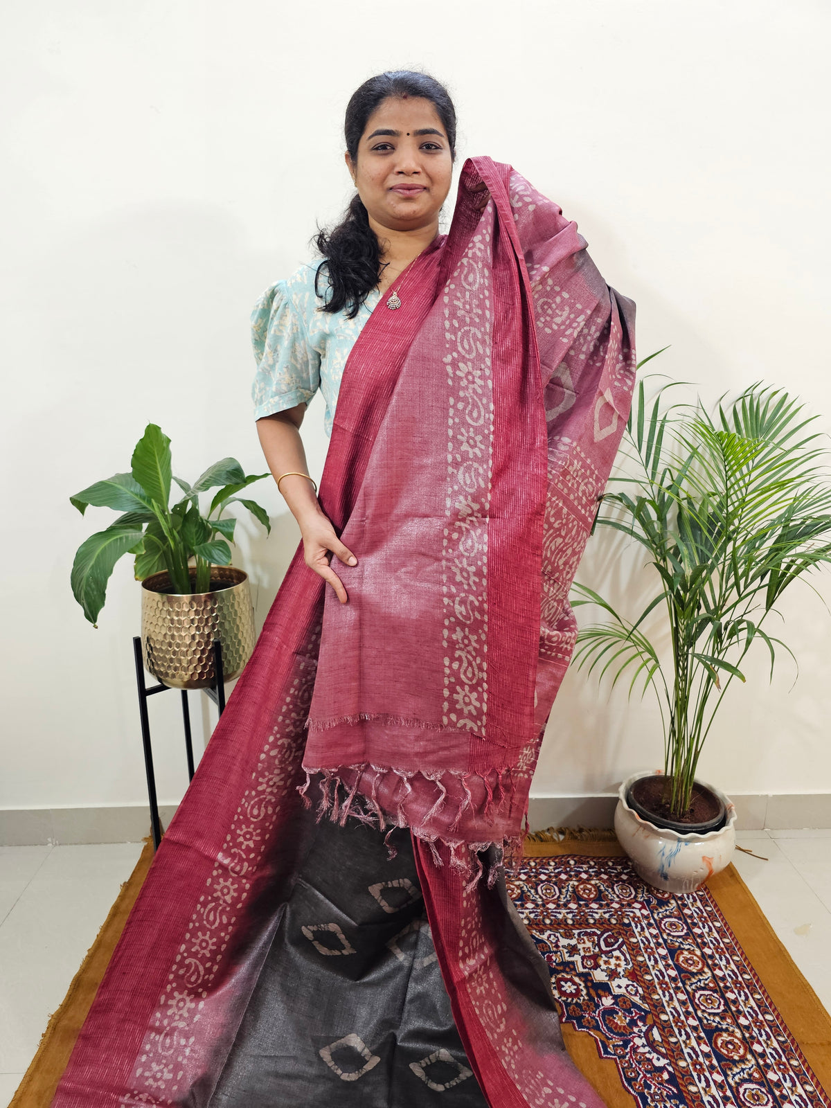 Bhagalpuri Zari Weaving with Batik Print - Grey with Maroon