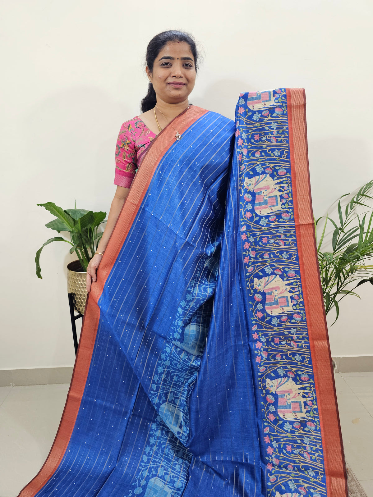 𝐏𝐫𝐞𝐛𝐨𝐨𝐤𝐢𝐧𝐠 𝐀𝐯𝐚𝐢𝐥𝐚𝐛𝐥𝐞 𝟐𝟎 𝐃𝐚𝐲𝐬 𝐃𝐢𝐬𝐩𝐚𝐭𝐜𝐡 𝐓𝐢𝐦𝐞 Soft Semi Tussar Weaving with Pichwai Border - Blue with Brown