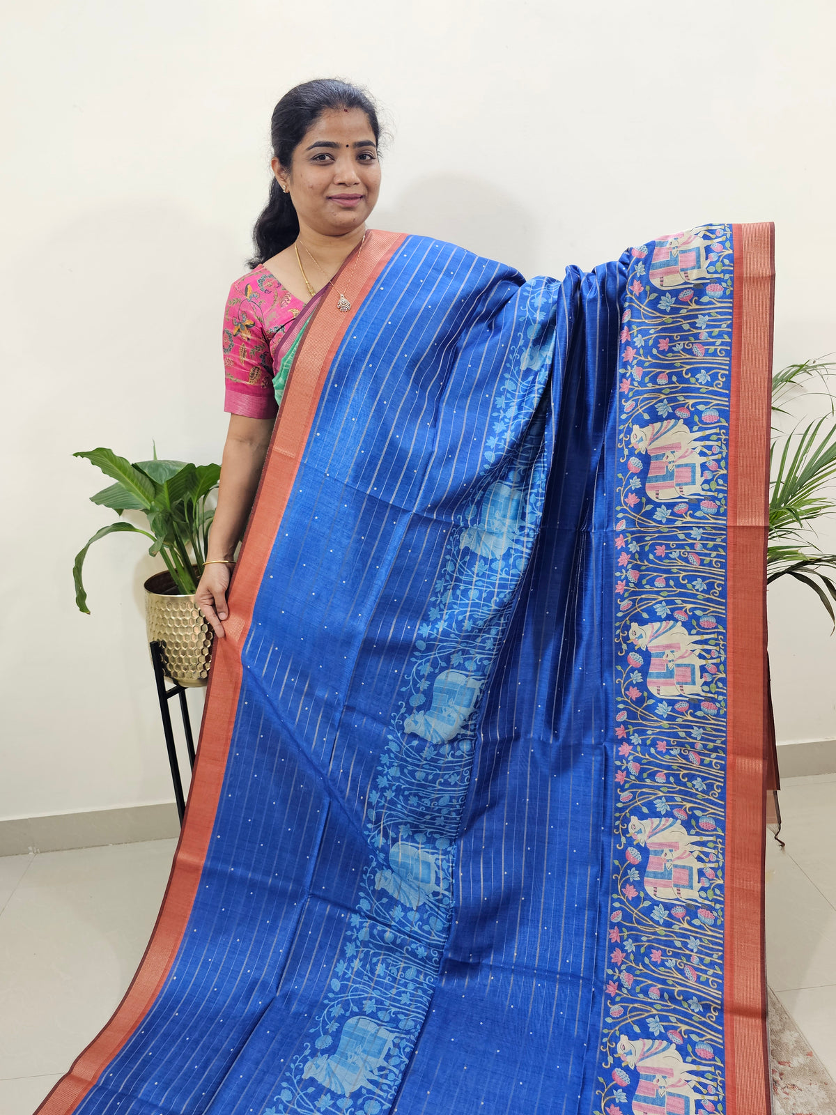 𝐏𝐫𝐞𝐛𝐨𝐨𝐤𝐢𝐧𝐠 𝐀𝐯𝐚𝐢𝐥𝐚𝐛𝐥𝐞 𝟐𝟎 𝐃𝐚𝐲𝐬 𝐃𝐢𝐬𝐩𝐚𝐭𝐜𝐡 𝐓𝐢𝐦𝐞 Soft Semi Tussar Weaving with Pichwai Border - Blue with Brown