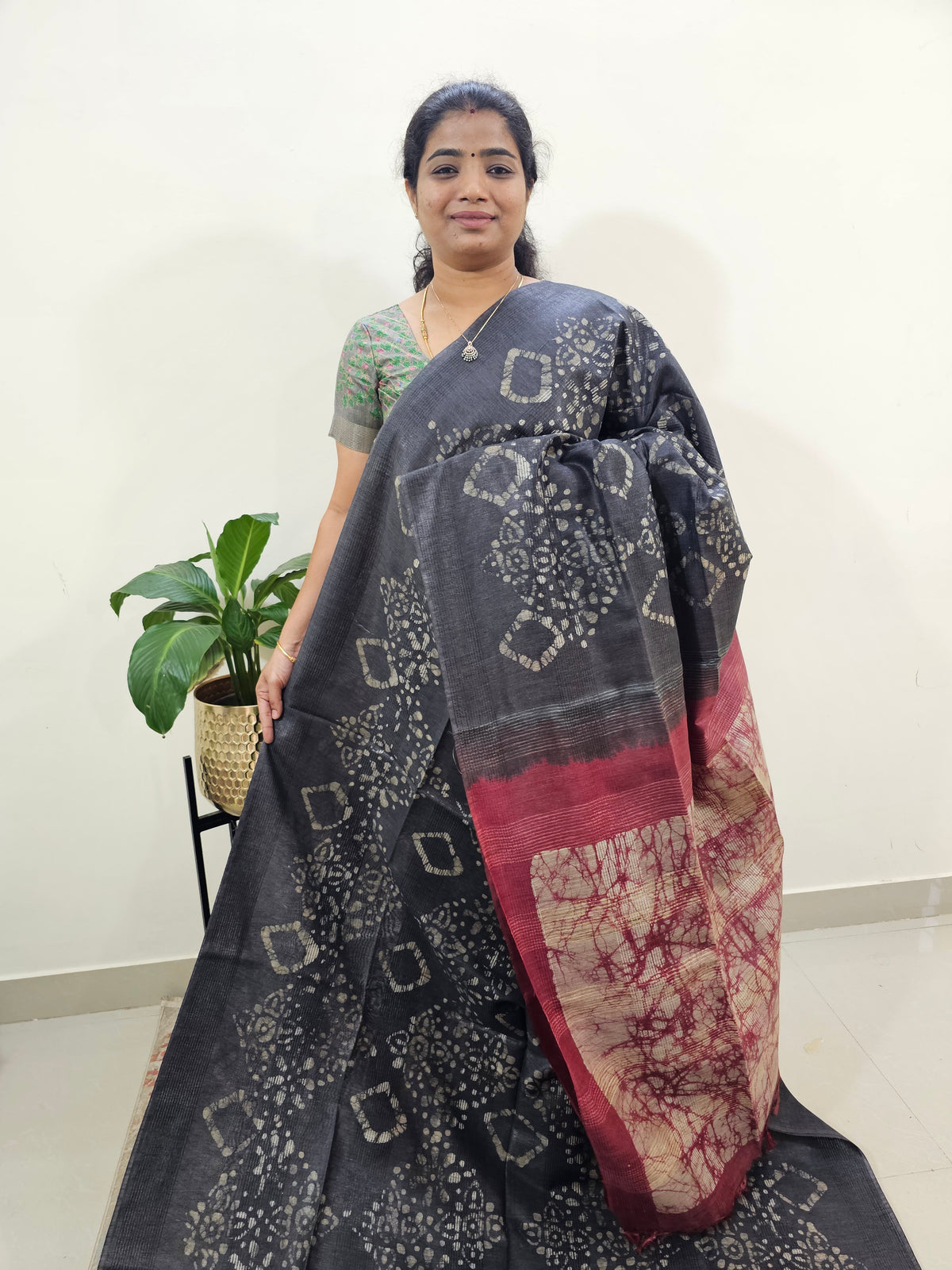 Bhagalpuri Batik Print - Grey with Maroon