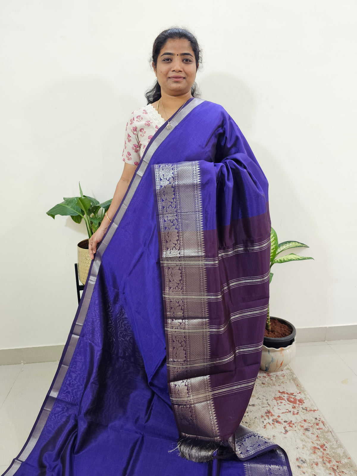 Handwoven Mangalagiri Pattu Saree - Dark Violet with Purple