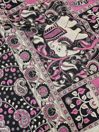 𝐏𝐫𝐞𝐛𝐨𝐨𝐤𝐢𝐧𝐠 𝐀𝐯𝐚𝐢𝐥𝐚𝐛𝐥𝐞 5 𝐝𝐚𝐲𝐬 𝐃𝐢𝐬𝐩𝐚𝐭𝐜𝐡 𝐓𝐢𝐦𝐞 Cotton Kalamkari Printed Saree - Black with pink
