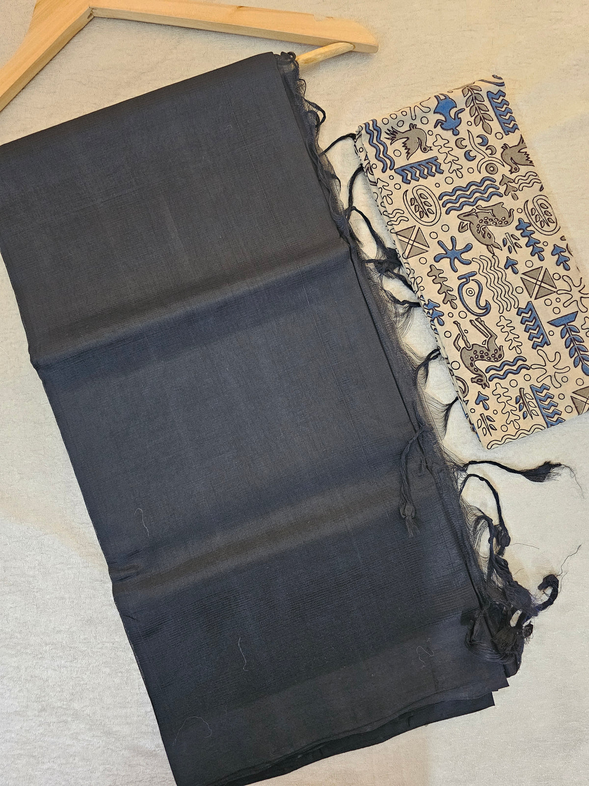 Handwoven Mangalagiri Plain Pattu Saree - Black