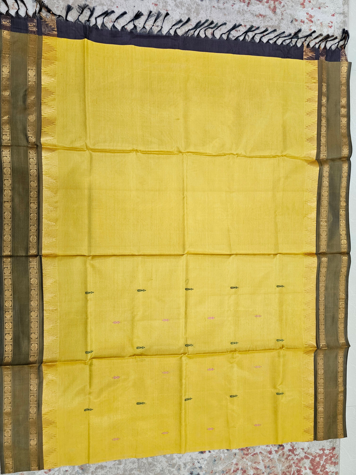 Chinnalampattu Border - Yellownwith Brown