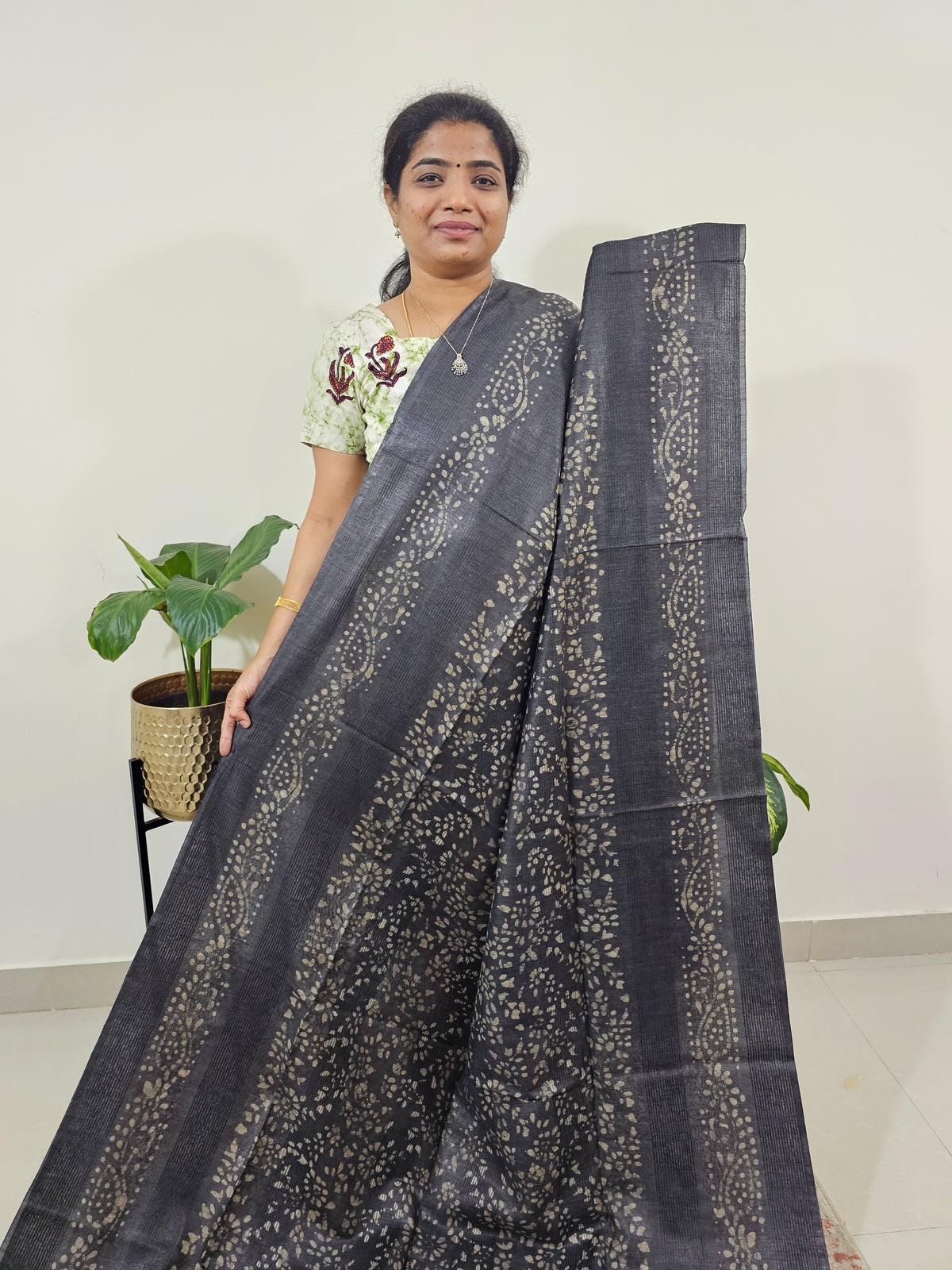 Bhagalpuri Batik Print - Grey with Maroon