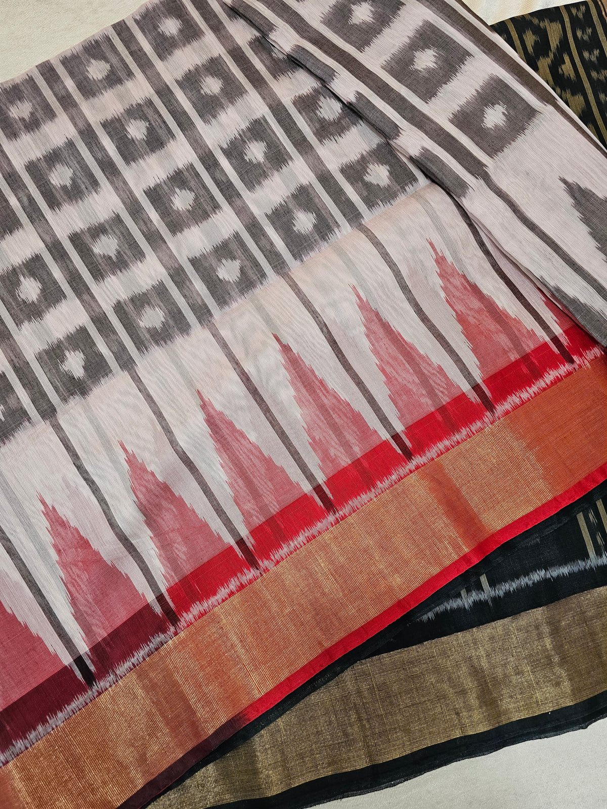 Offwhite withBlack  Magenta Pink Pochampally Ikkat Silk Cotton (SICO Pattu)