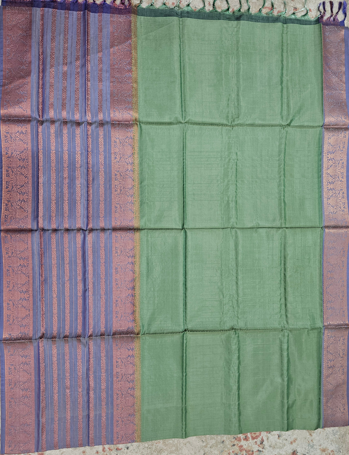 Green with Blue Chinnalampattu Velthari Design Border Saree