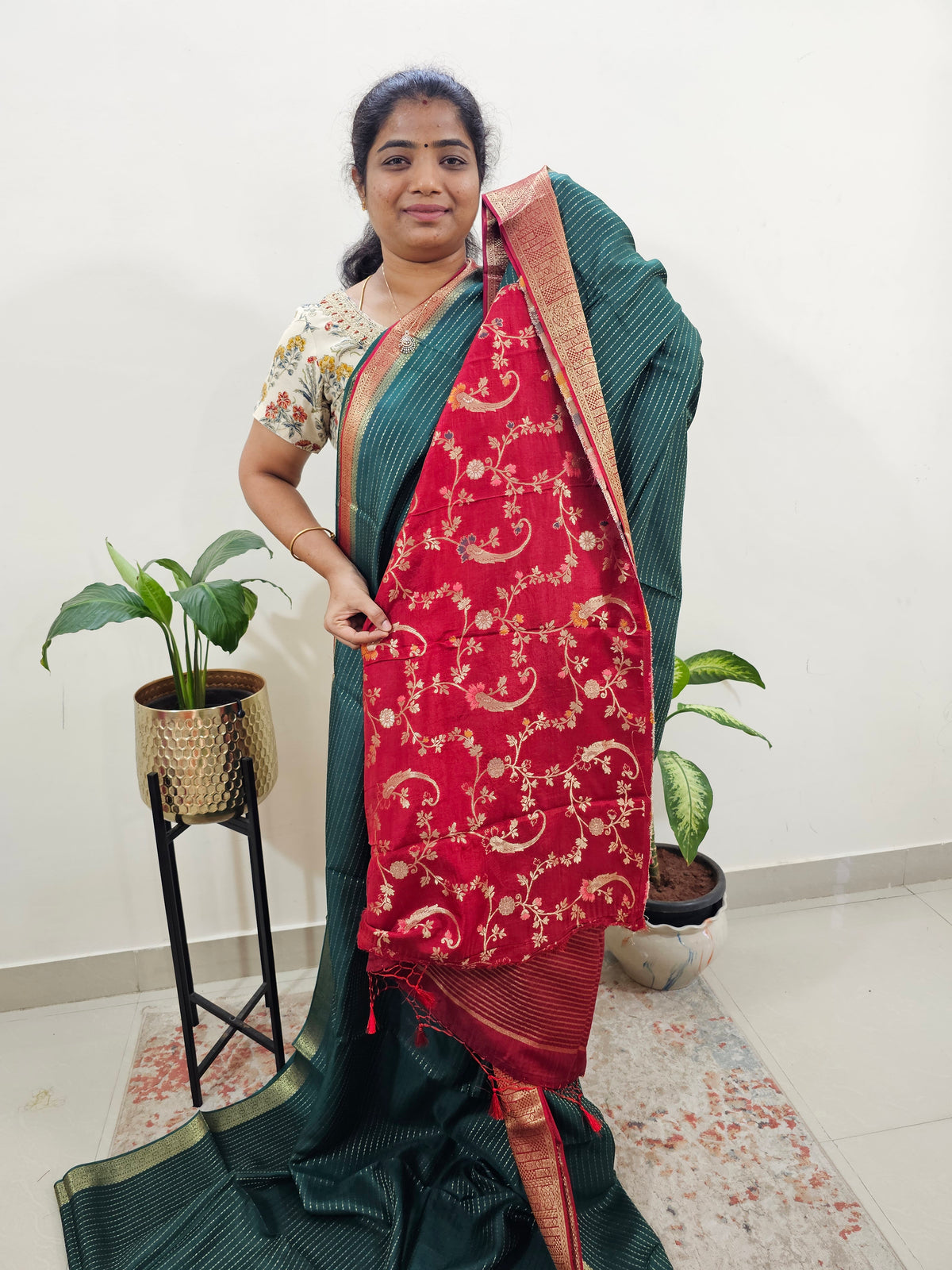 Semi Katna Silk Saree - Green with Red