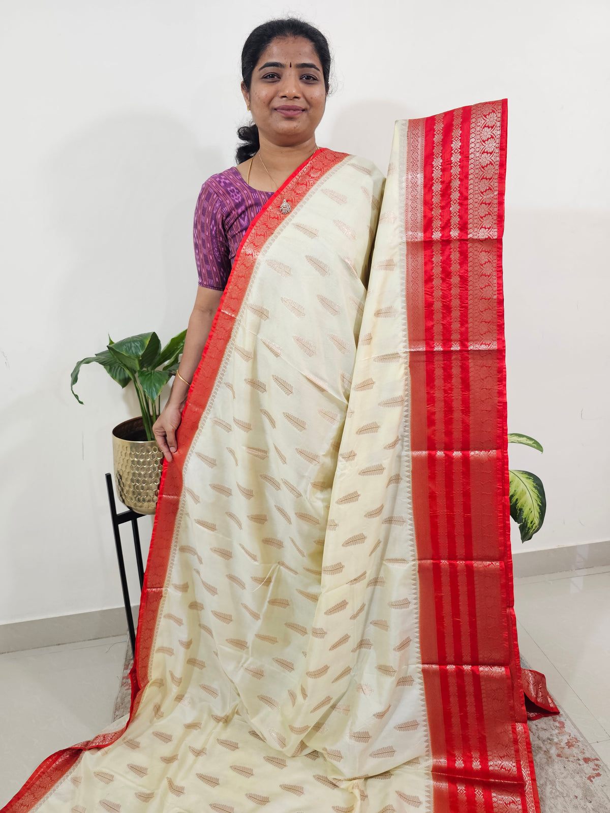 Semi Banarasi Silk Saree - Cream with Red