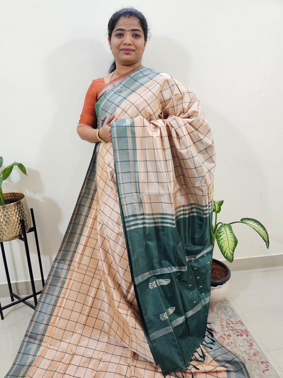 Chinnalampattu Saree with Blouse - Cream with Bottle Green