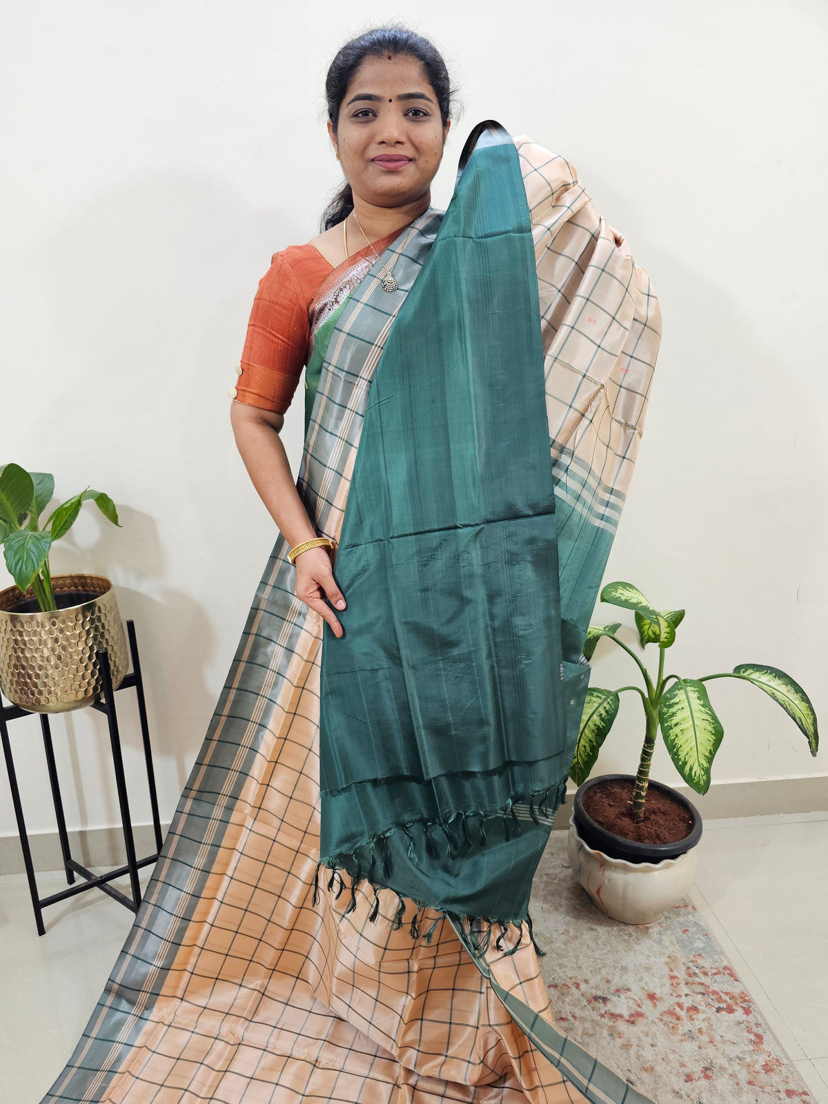 Chinnalampattu Saree with Blouse - Cream with Bottle Green