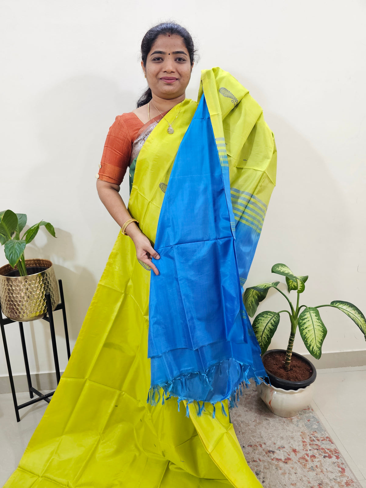 Chinnalampattu Saree with Blouse - Lime Green with Blue