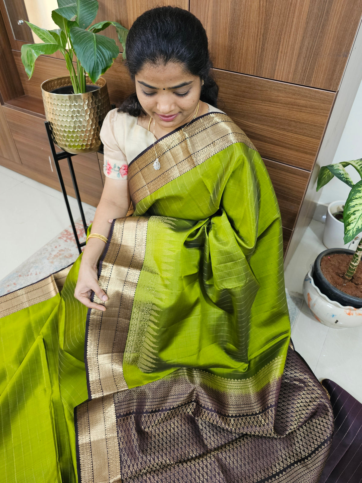 Classical Kanjivaram Pattern Pure Handloom Soft Silk Saree -