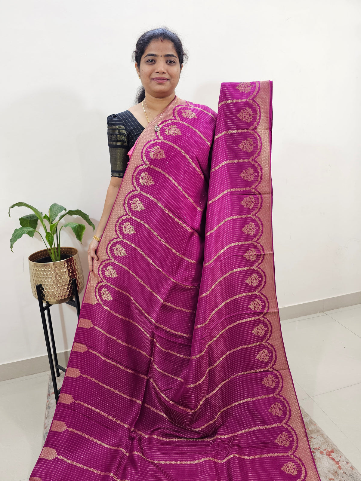𝐏𝐫𝐞𝐛𝐨𝐨𝐤𝐢𝐧𝐠 𝐀𝐯𝐚𝐢𝐥𝐚𝐛𝐥𝐞 𝟐𝟓 𝐝𝐚𝐲𝐬 𝐃𝐢𝐬𝐩𝐚𝐭𝐜𝐡 𝐓𝐢𝐦𝐞 Semi Kathan Silk Saree - Magenta Pink