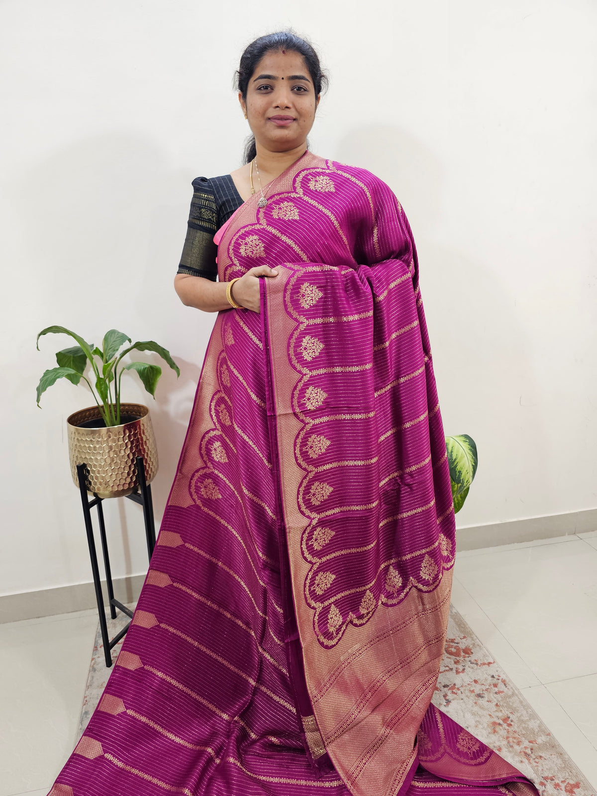 𝐏𝐫𝐞𝐛𝐨𝐨𝐤𝐢𝐧𝐠 𝐀𝐯𝐚𝐢𝐥𝐚𝐛𝐥𝐞 𝟐𝟓 𝐝𝐚𝐲𝐬 𝐃𝐢𝐬𝐩𝐚𝐭𝐜𝐡 𝐓𝐢𝐦𝐞 Semi Kathan Silk Saree - Magenta Pink