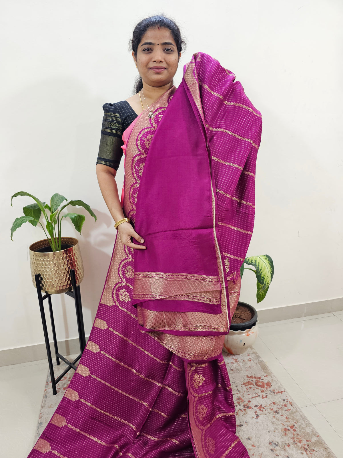 𝐏𝐫𝐞𝐛𝐨𝐨𝐤𝐢𝐧𝐠 𝐀𝐯𝐚𝐢𝐥𝐚𝐛𝐥𝐞 𝟐𝟓 𝐝𝐚𝐲𝐬 𝐃𝐢𝐬𝐩𝐚𝐭𝐜𝐡 𝐓𝐢𝐦𝐞 Semi Kathan Silk Saree - Magenta Pink