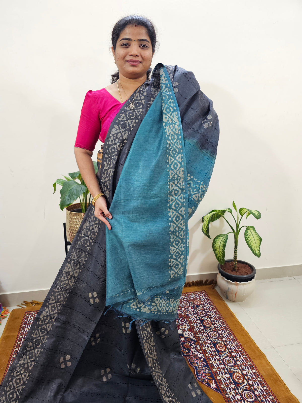 Bhagalpuri Zari Weaving with Batik Print - Grey with Sea Green