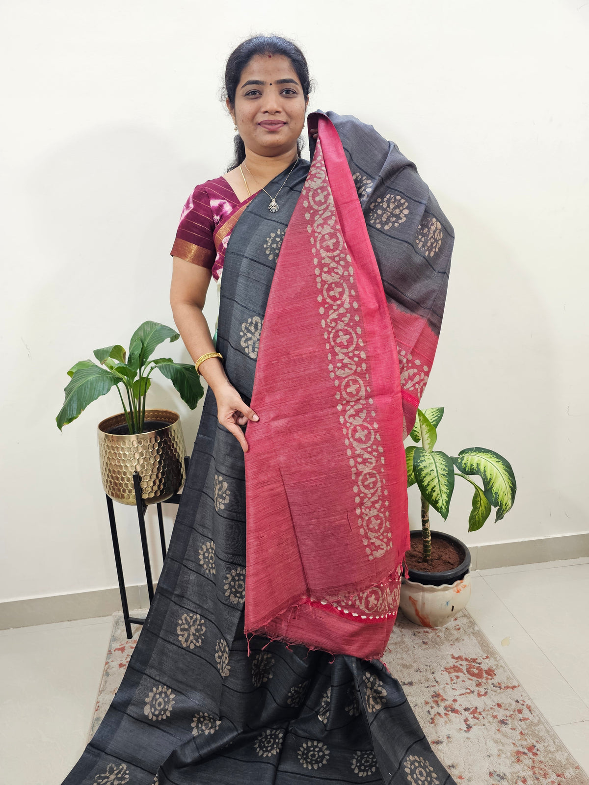 Bhagalpuri with Batik Print - Grey with Red