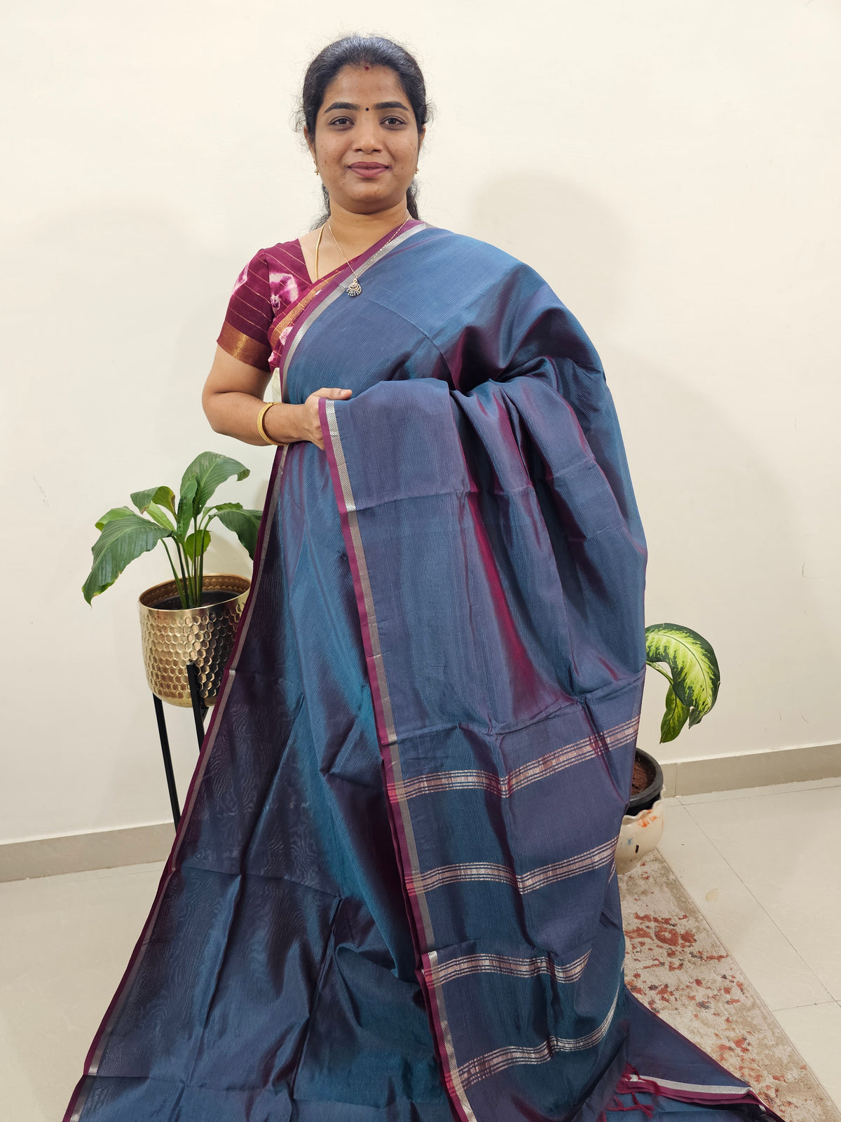 Mangalagiri Silk Cotton - Dual Shade Peacock Green with Maroon