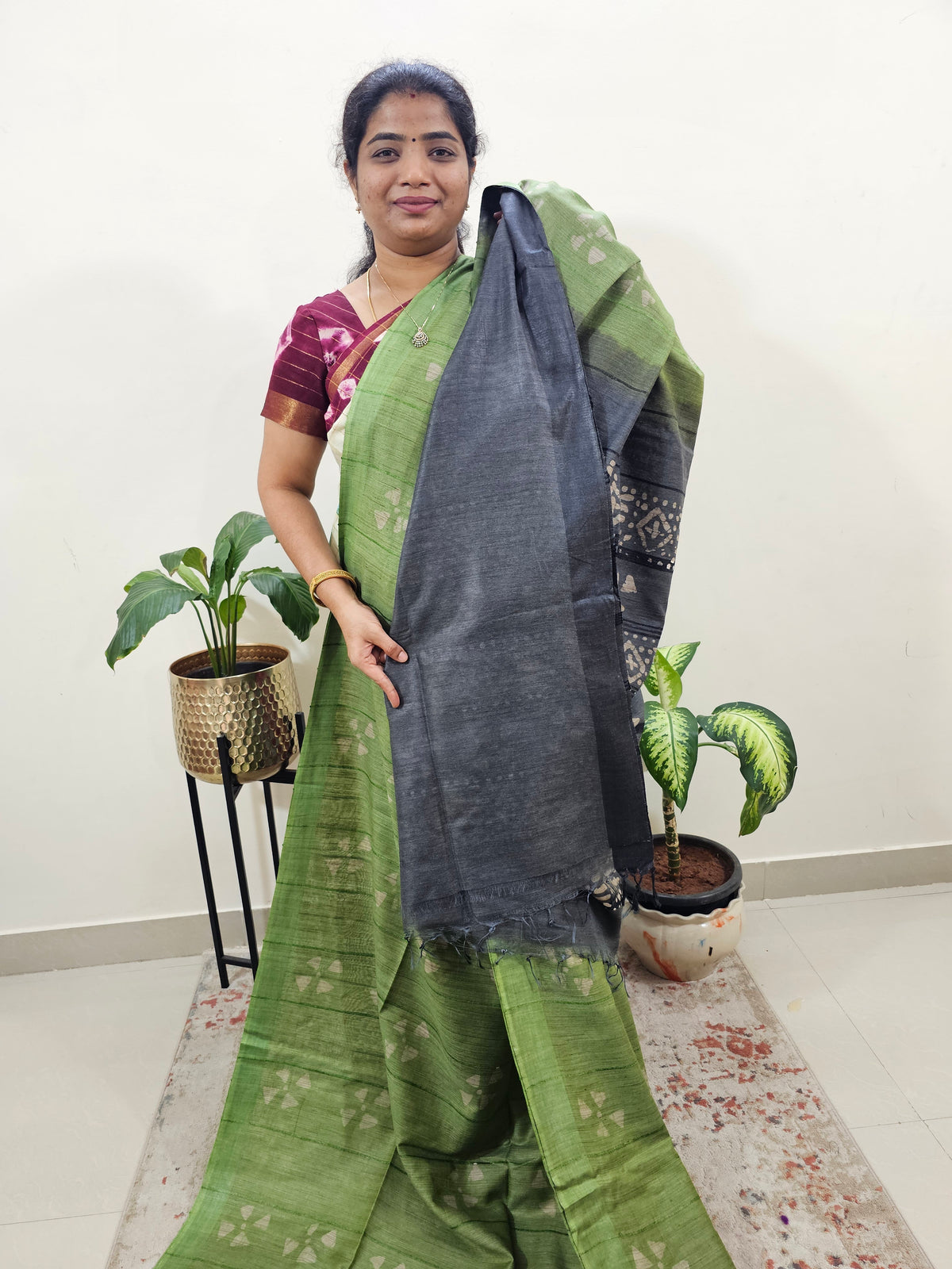 Bhagalpuri Zari Weaving with Batik Print - Green with Grey