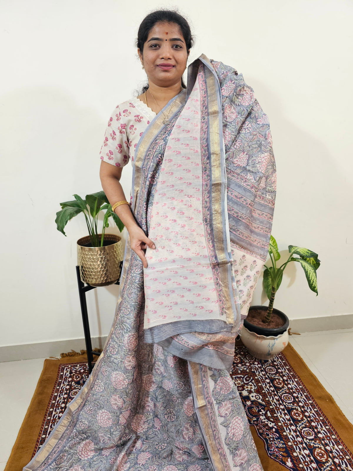 Maheshwari Silk Cotton Hand Block Printed Saree - Grey with Pink