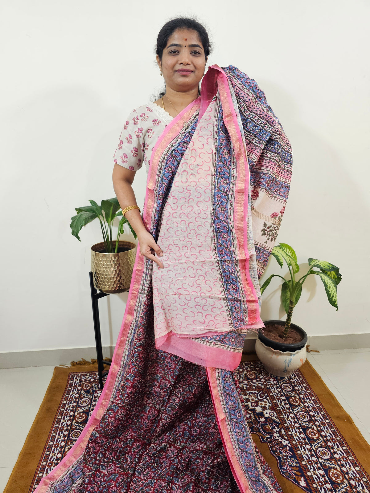 Maheshwari Silk Cotton Hand Block Printed Saree - Red with Pink