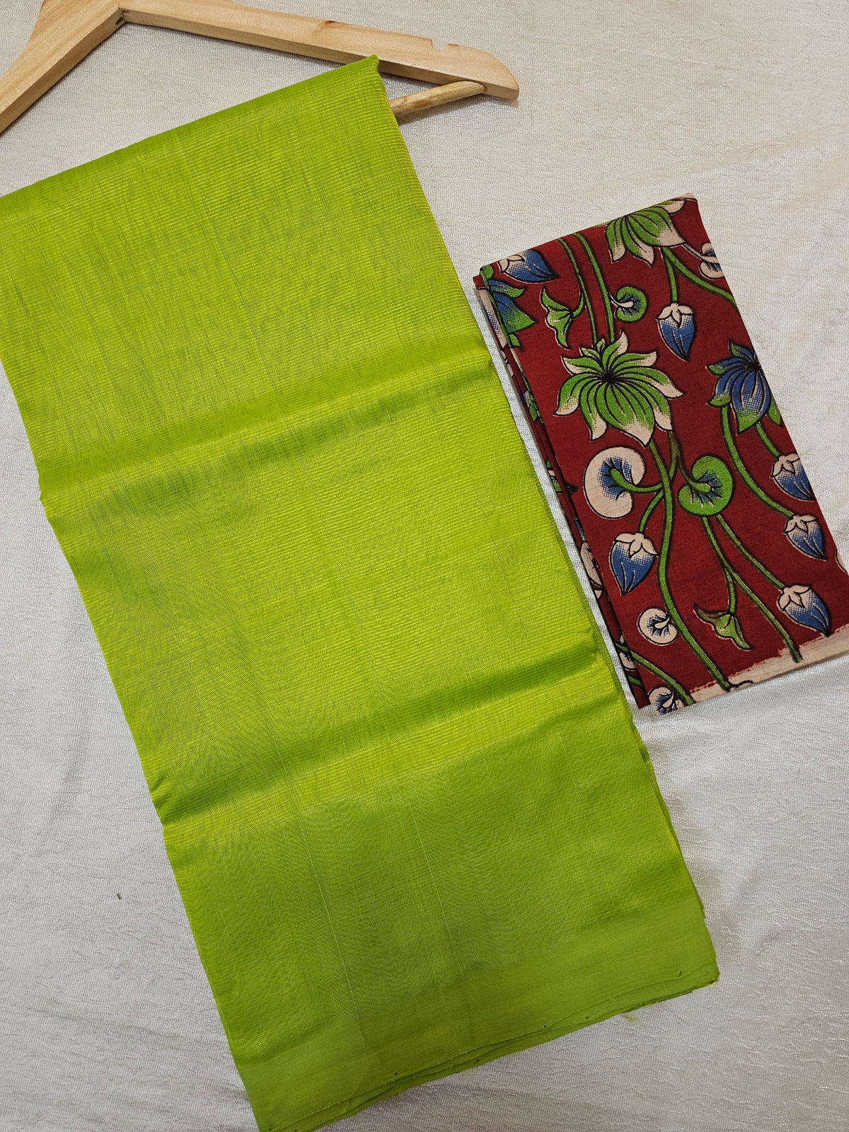 Handwoven Mangalagiri Plain Pattu Saree - Green
