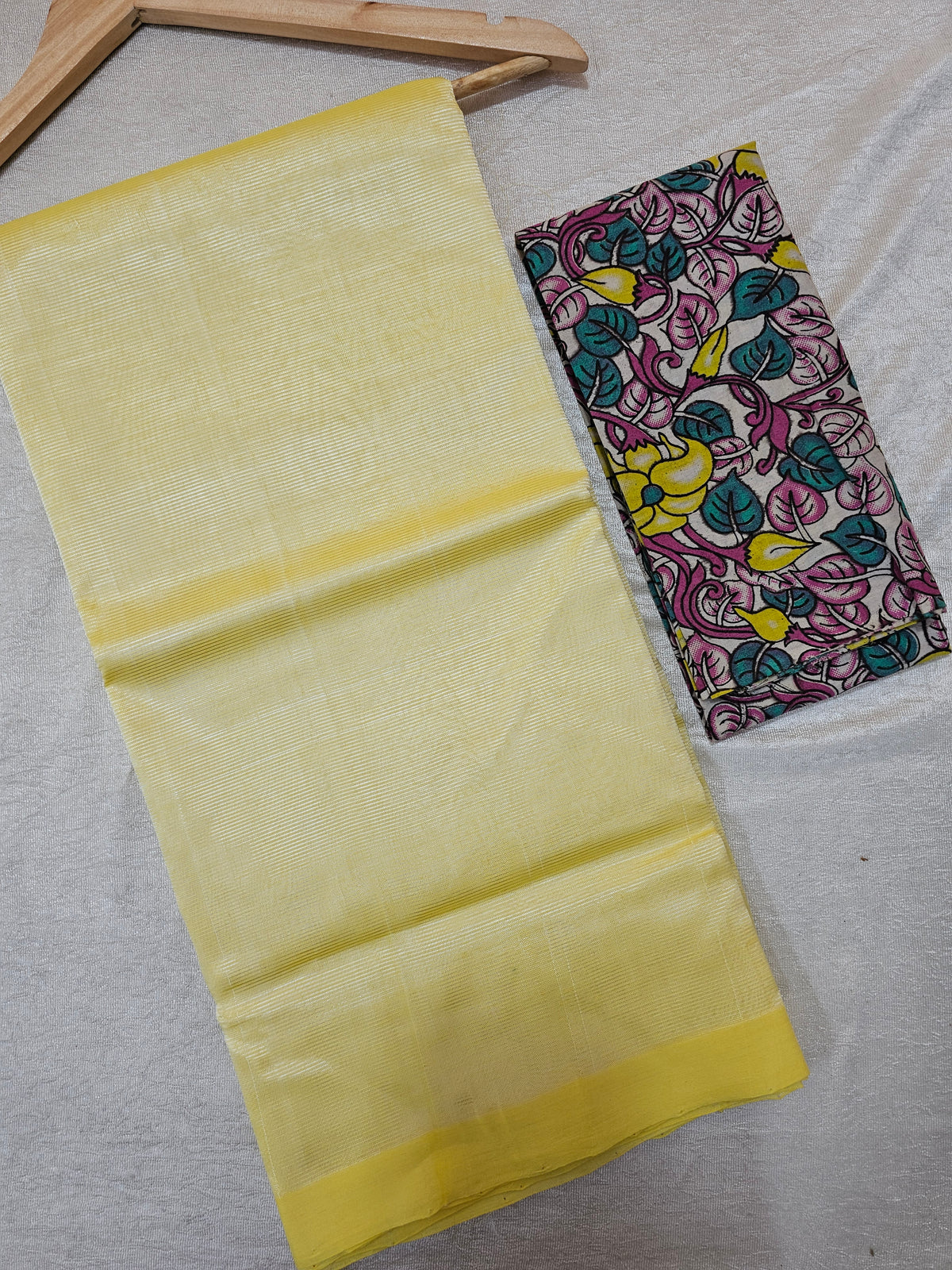 Handwoven Mangalagiri Plain Pattu Saree - Yellow