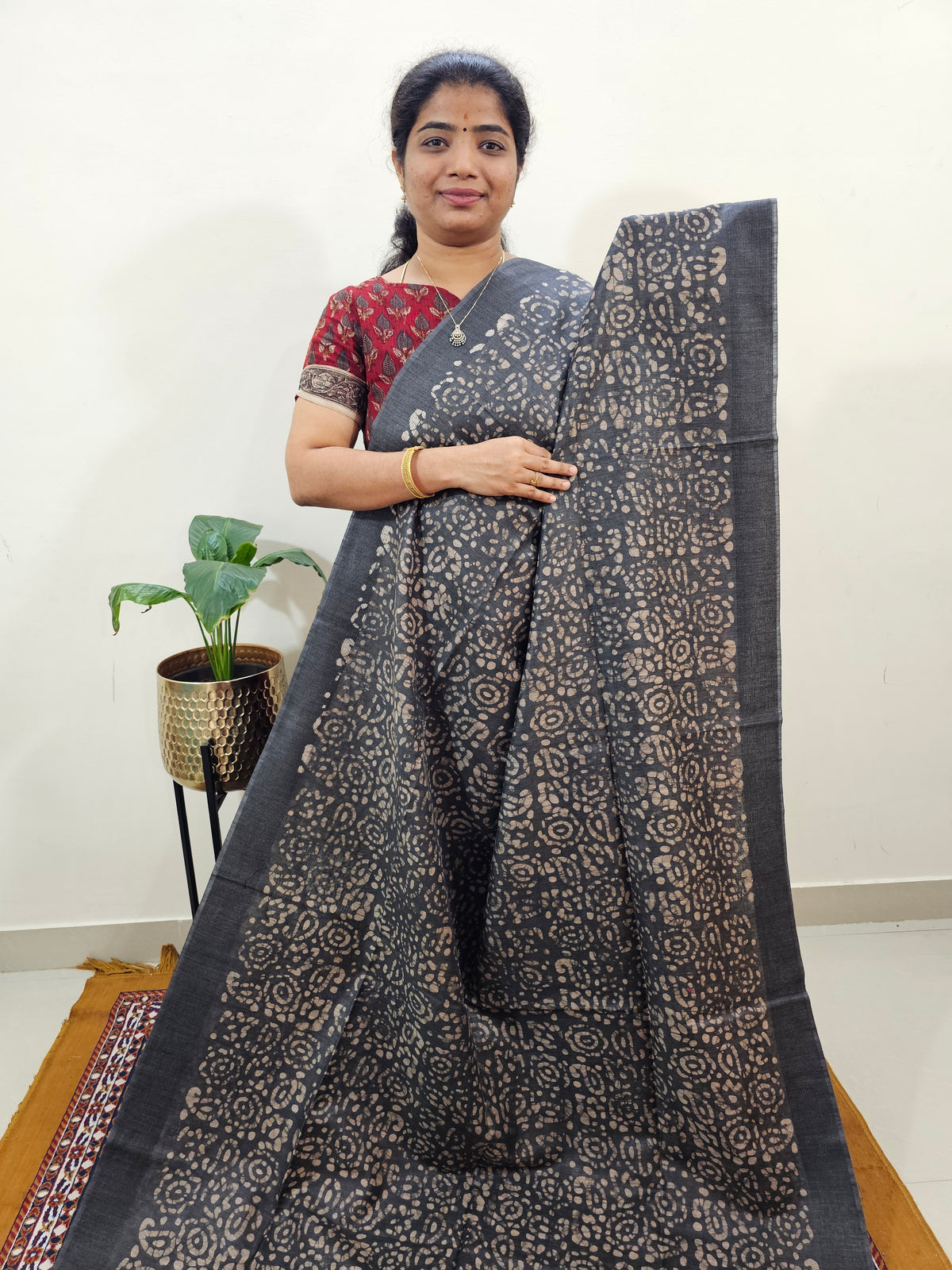 Bhagalpuri with Batik Print - Grey with Red