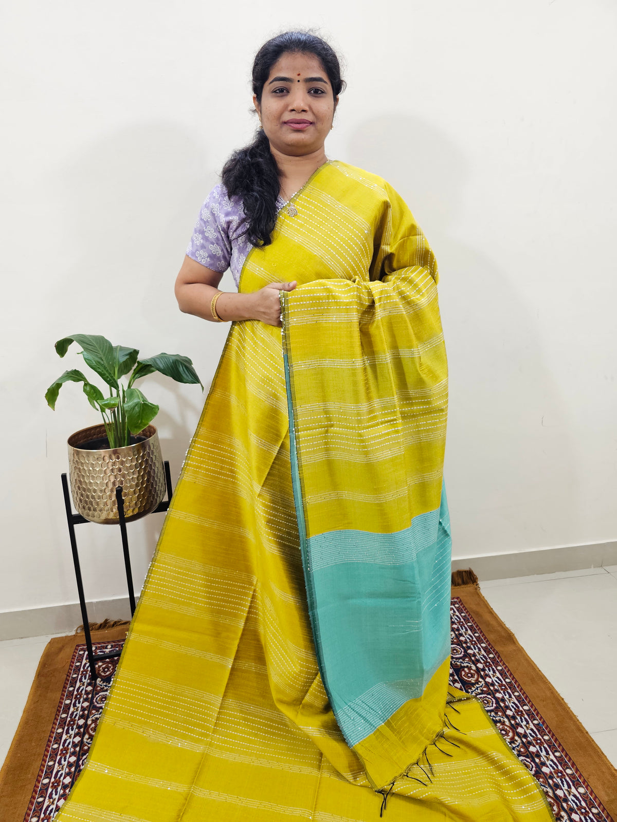 𝐏𝐫𝐞𝐛𝐨𝐨𝐤𝐢𝐧𝐠 𝐀𝐯𝐚𝐢𝐥𝐚𝐛𝐥𝐞- 𝟐𝟎 𝐃𝐚𝐲𝐬 𝐓𝐢𝐦𝐞 𝐭𝐨 𝐃𝐢𝐬𝐩𝐚𝐭𝐜𝐡 Raw Silk Saree - Yellow with Sea Green