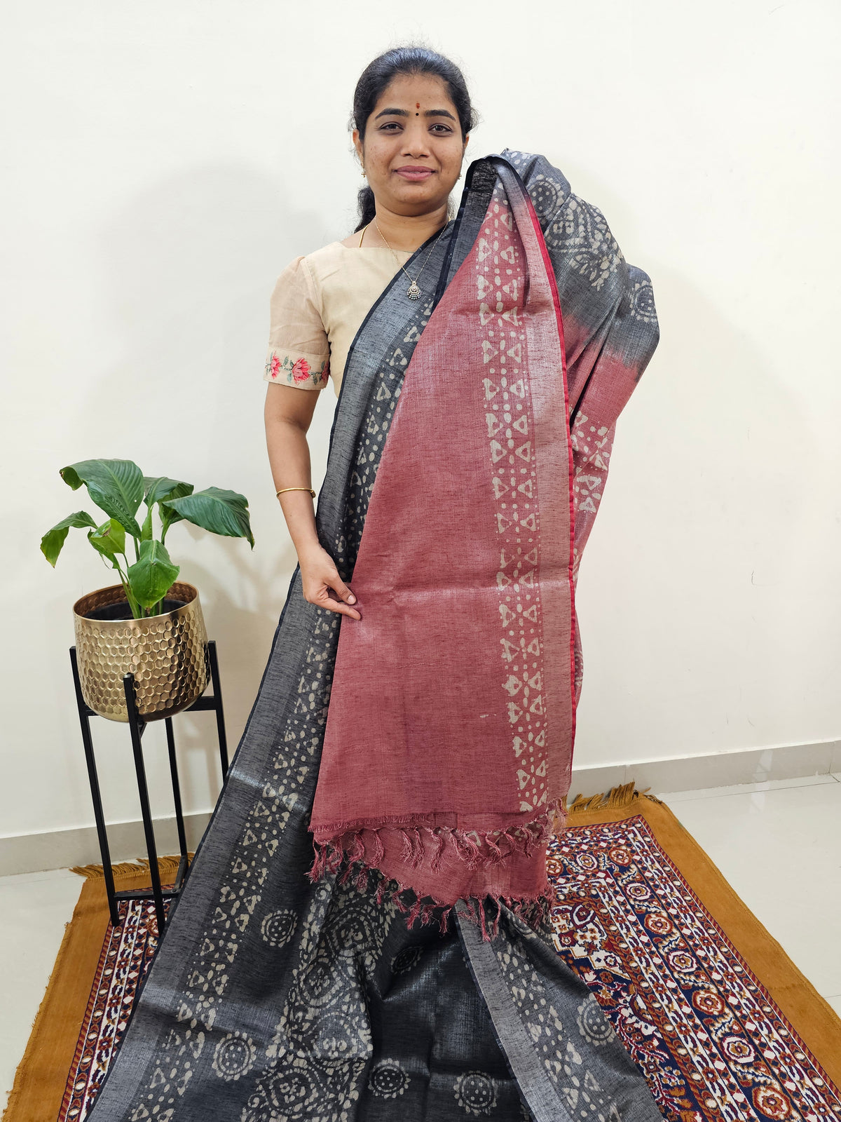 Bhagalpuri with Silver Zari Weaving Batik Print - Grey with Maroon