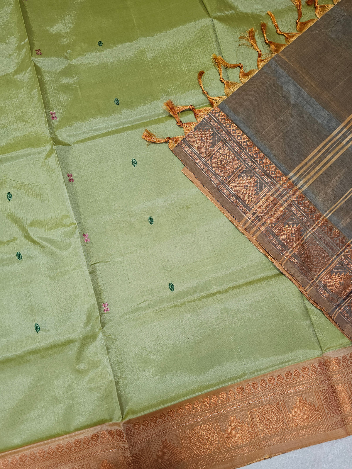 Chinnalampattu Border - Pastel Green with Dual Shade Orange cum Grey