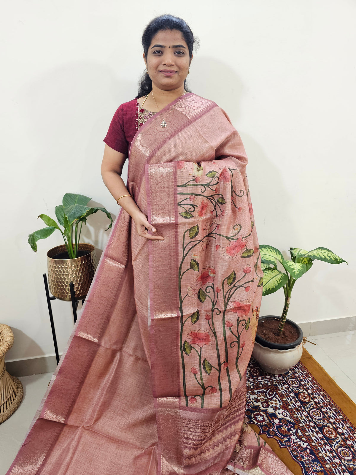 𝐏𝐫𝐞𝐛𝐨𝐨𝐤𝐢𝐧𝐠 𝐀𝐯𝐚𝐢𝐥𝐚𝐛𝐥𝐞 - 𝟐𝟎 𝐃𝐚𝐲𝐬 𝐨𝐟 𝐃𝐢𝐬𝐩𝐚𝐭𝐜𝐡𝐢𝐧𝐠 𝐓𝐢𝐦𝐞 Soft Semi Tussar Kota Weaving  - Onion Pink