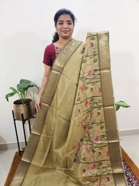 𝐏𝐫𝐞𝐛𝐨𝐨𝐤𝐢𝐧𝐠 𝐀𝐯𝐚𝐢𝐥𝐚𝐛𝐥𝐞 - 𝟐𝟎 𝐃𝐚𝐲𝐬 𝐨𝐟 𝐃𝐢𝐬𝐩𝐚𝐭𝐜𝐡𝐢𝐧𝐠 𝐓𝐢𝐦𝐞 Soft Semi Tussar Kota Weaving  - Mehindi Green