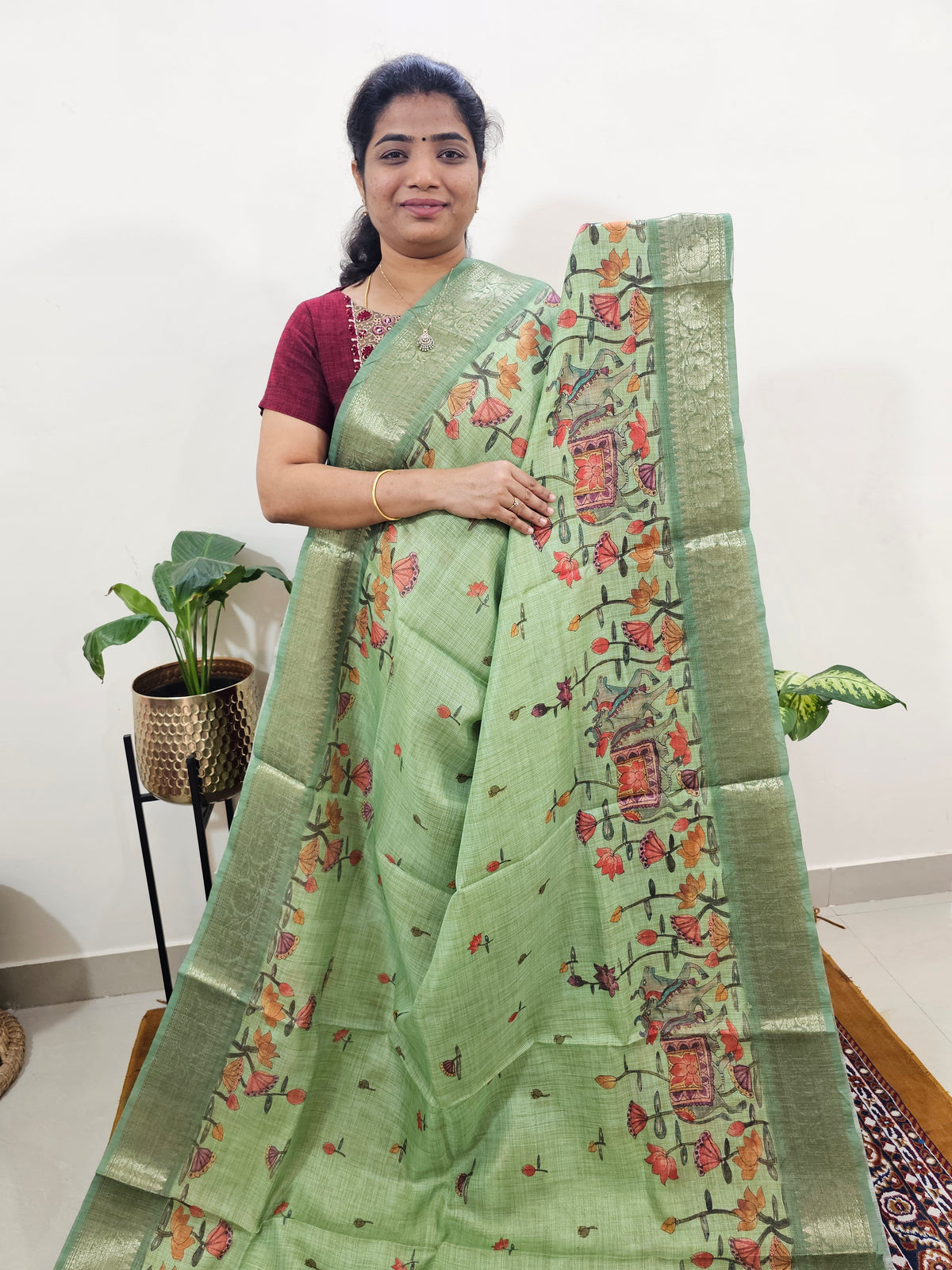 𝐏𝐫𝐞𝐛𝐨𝐨𝐤𝐢𝐧𝐠 𝐀𝐯𝐚𝐢𝐥𝐚𝐛𝐥𝐞 - 𝟐𝟎 𝐃𝐚𝐲𝐬 𝐨𝐟 𝐃𝐢𝐬𝐩𝐚𝐭𝐜𝐡𝐢𝐧𝐠 𝐓𝐢𝐦𝐞 Soft Semi Tussar Kota Weaving  - Green