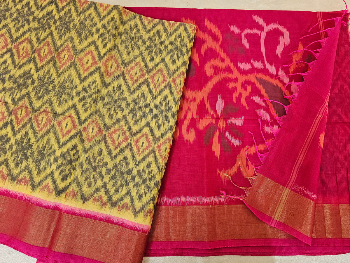 Sandal  with Pink  Pochampally Ikkat Silk Cotton (SICO Pattu)