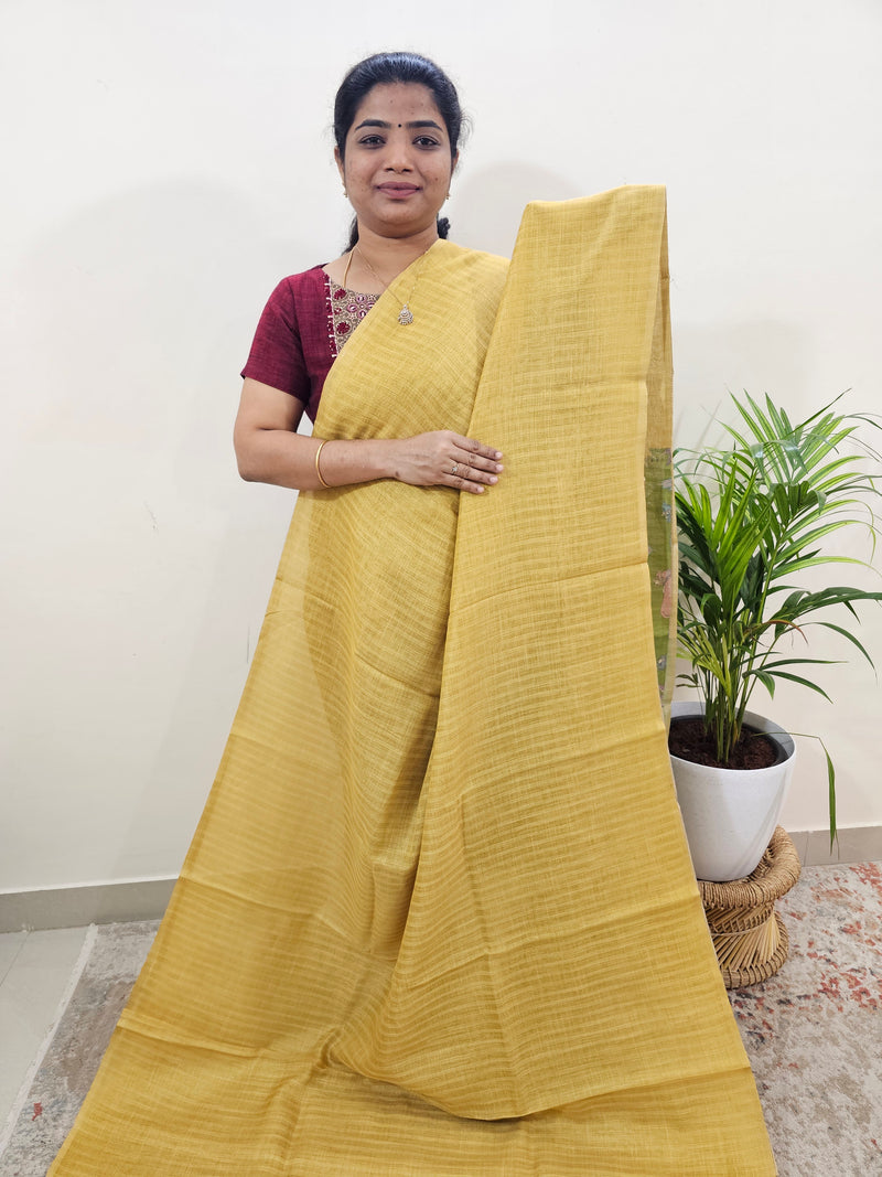 𝐏𝐫𝐞𝐛𝐨𝐨𝐤𝐢𝐧𝐠 𝐀𝐯𝐚𝐢𝐥𝐚𝐛𝐥𝐞 10 𝐃𝐚𝐲𝐬 𝐃𝐢𝐬𝐩𝐚𝐭𝐜𝐡 𝐓𝐢𝐦𝐞 Linen Tissue with Zari Weaving Digital Printed Sarees - Yellow with Green