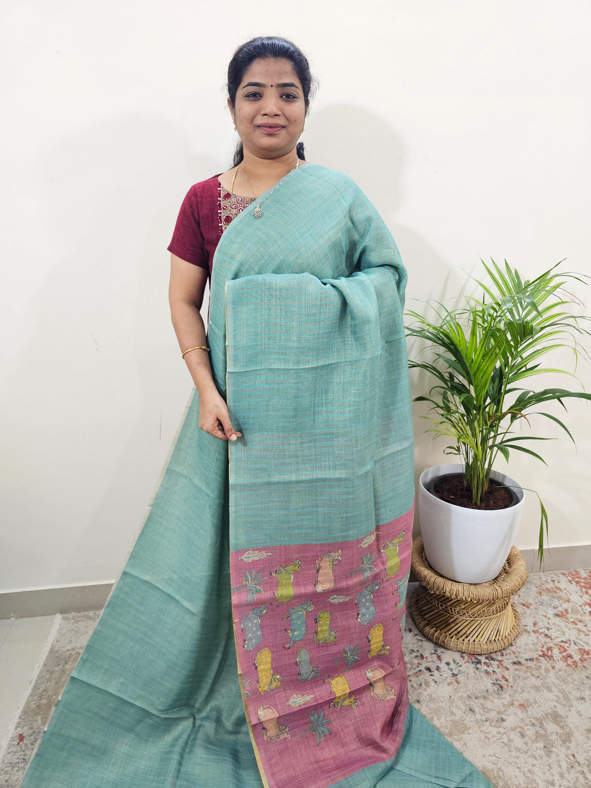 𝐏𝐫𝐞𝐛𝐨𝐨𝐤𝐢𝐧𝐠 𝐀𝐯𝐚𝐢𝐥𝐚𝐛𝐥𝐞 10 𝐃𝐚𝐲𝐬 𝐃𝐢𝐬𝐩𝐚𝐭𝐜𝐡 𝐓𝐢𝐦𝐞 Linen Tissue with Zari Weaving Digital Printed Sarees - Sea Blue with Pink